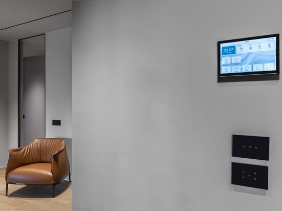 AVE home automation in a seaside apartment: design, comfort, and technology