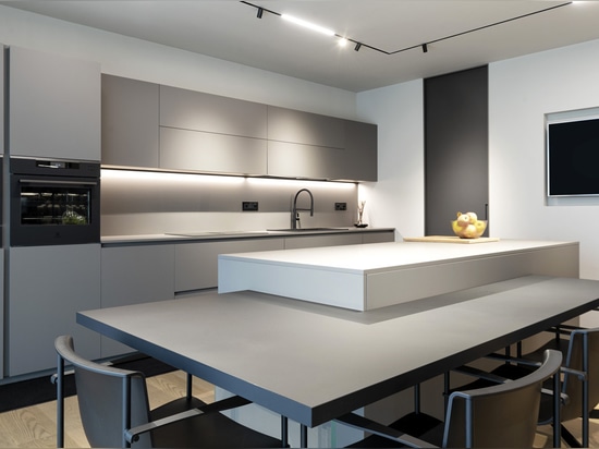 AVE home automation in a seaside apartment: design, comfort, and technology