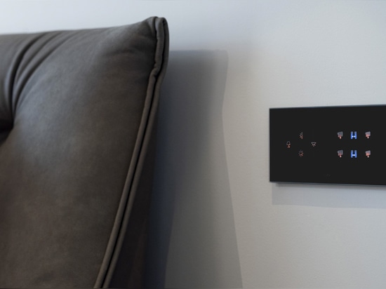 AVE home automation in a seaside apartment: design, comfort, and technology