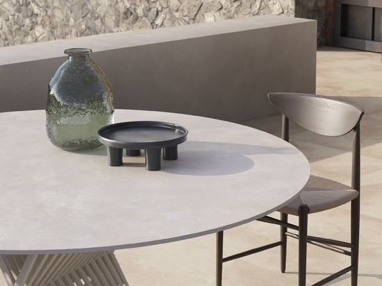 OUTDOOR TABLES : STYLISH SOLUTIONS