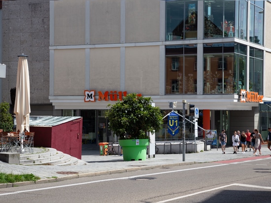 Color-Coded Urban Design: How Kempten Uses Planters to Shape Public Space