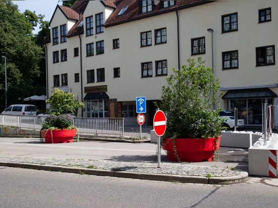 Color-Coded Urban Design: How Kempten Uses Planters to Shape Public Space