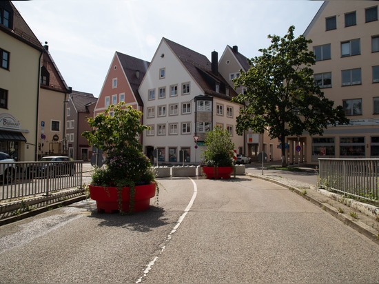 Color-Coded Urban Design: How Kempten Uses Planters to Shape Public Space