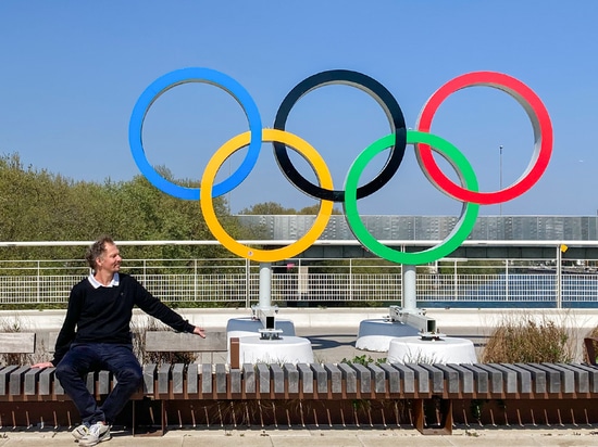 Rough&Ready Crosswise Benches - Louafi Bouguera Olympic Bridge, Paris