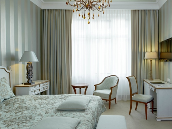 Tailored hospitality: artisanal elegance for prestigious hotels