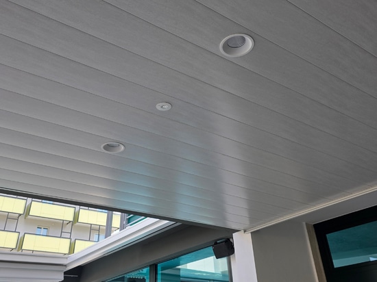 Atena covering system for facades and suspended ceillings