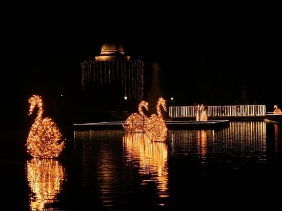 Summer Cities in Bloom and Light: A New Era of Urban Illuminations