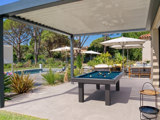 Outdoor gaming with elegance, discover the Bubbly Outdoor pool table.