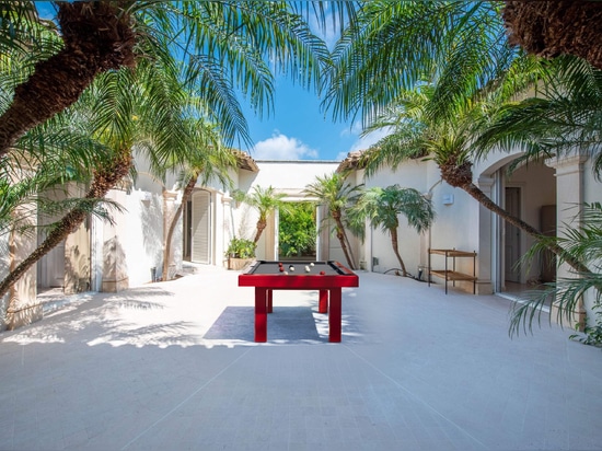 Outdoor gaming with elegance, discover the Bubbly Outdoor pool table.