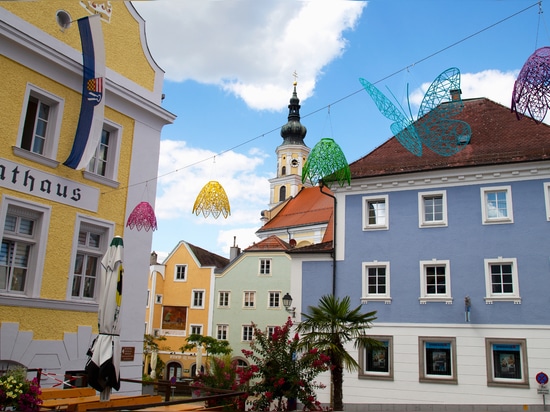 Lightweight Urban Sculptures: Terra Introduces Fiberglass Openwork for Seasonal Public Design