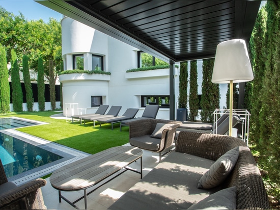 KE signs the poolside lounge and outdoor roof top of a villa in the centre of Madrid