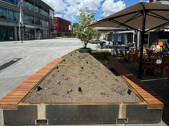Boxmeer – Town Hall Square with 8.3 m³ Water Storage in the planters