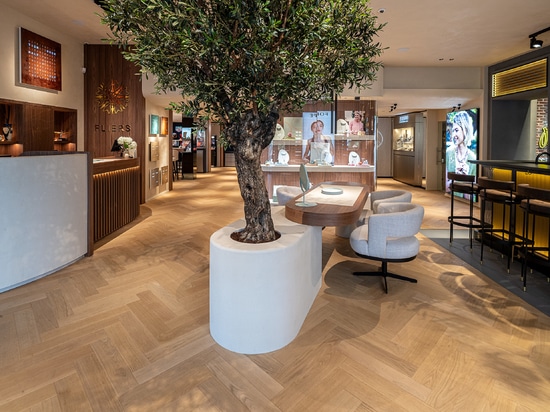 Dennebos Flooring prime grade herringbone floor in color M.716