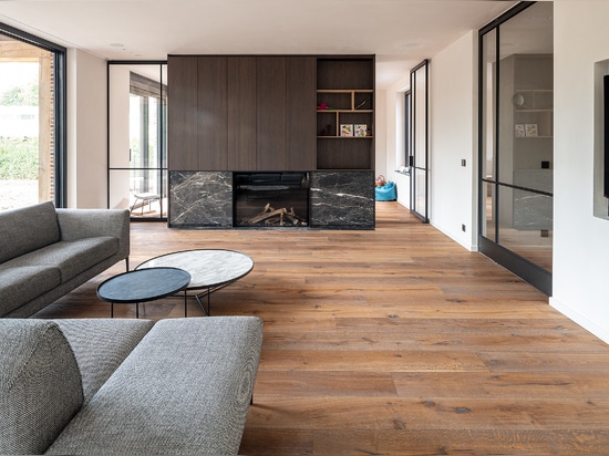 Dennebos Flooring reclaimed oak flooring in R.08 color