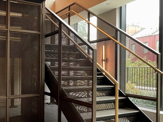 New York Stairwell: Woven Wire Mesh Meets Modern Luxury