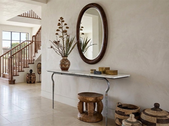 Ethnic console
