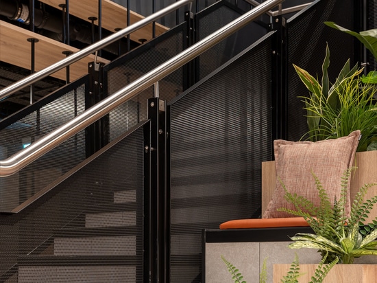 Banker LPZ-71 architectural wire mesh enhances staircase design with clean lines, durable materials, & a contemporary look ideal for residential & commercial spaces.