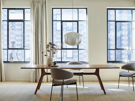 NIL table by more