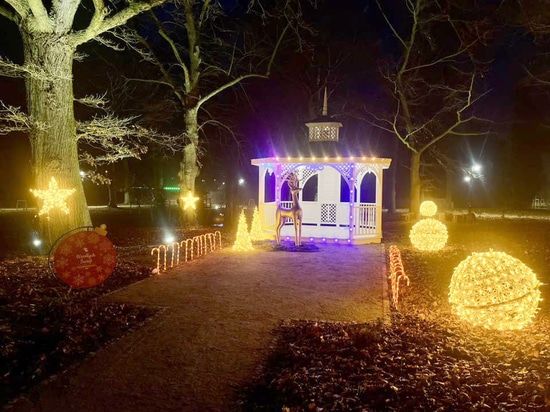 What we can learn from this season’s Christmas decorations