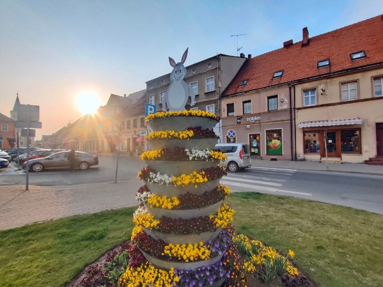 Easter trends in urban spaces: shaping spring arrangements