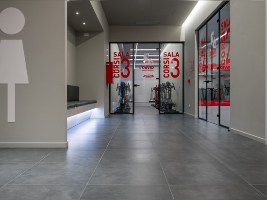Commercial development and design: a fitness facility realized with Caesar surfaces