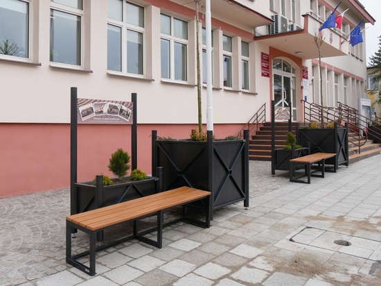Emotional design in public spaces: shaping everyday urban experience