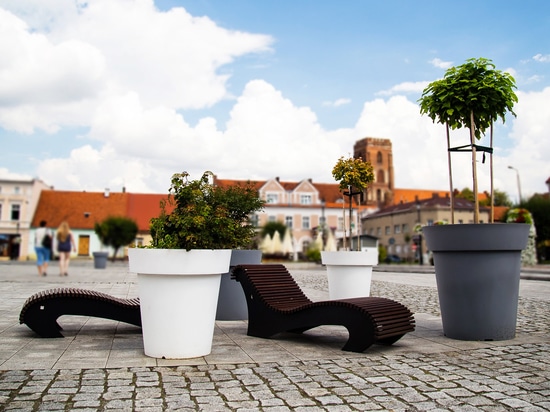 Emotional design in public spaces: shaping everyday urban experience