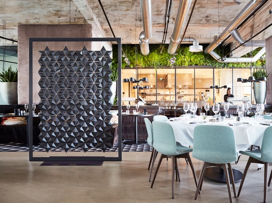 Restaurant and bar partition that defines space with elegance