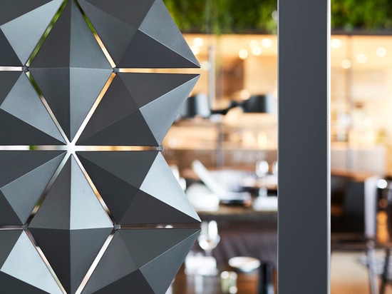 Restaurant and bar partition that defines space with elegance