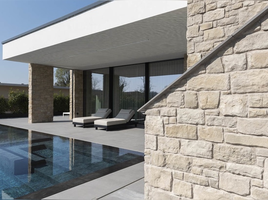 AVE: Home Automation and Touch Controls for a Contemporary Villa in Franciacorta