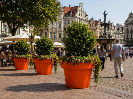 Urban planters for safer public spaces