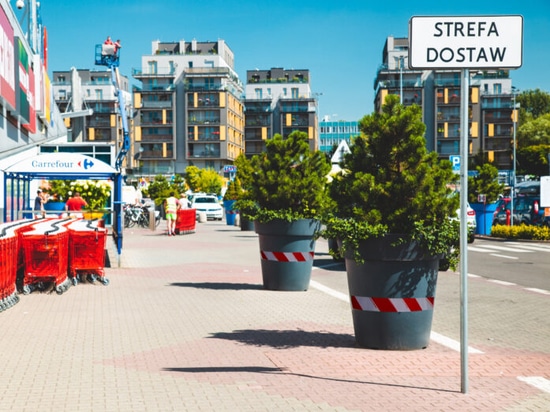 Urban planters for safer public spaces