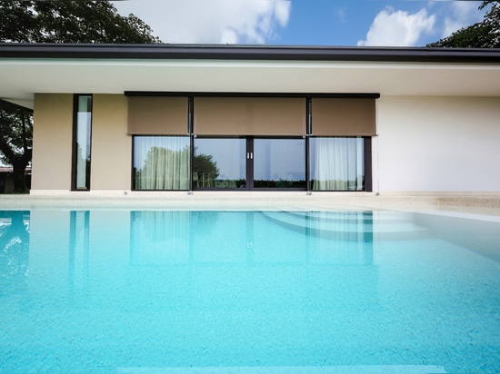 A poolside T-Square: shading without overwhelming