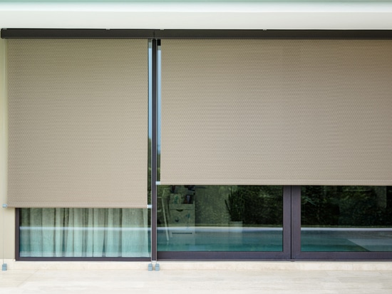 A poolside T-Square: shading without overwhelming