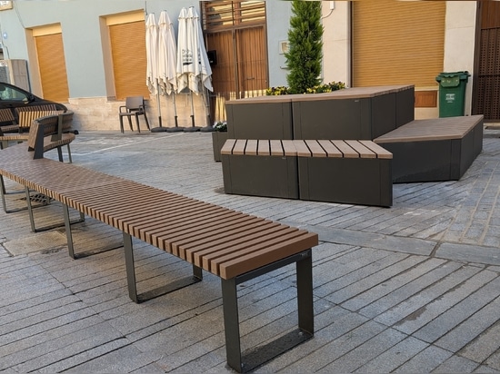 Urban furniture in Pego: an intervention to organise, connect and improve public space