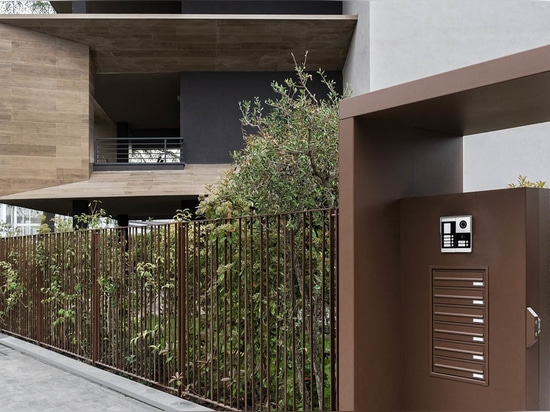 Home automation and AVE toggle switches in a Brescia Apartment: where style meets technology