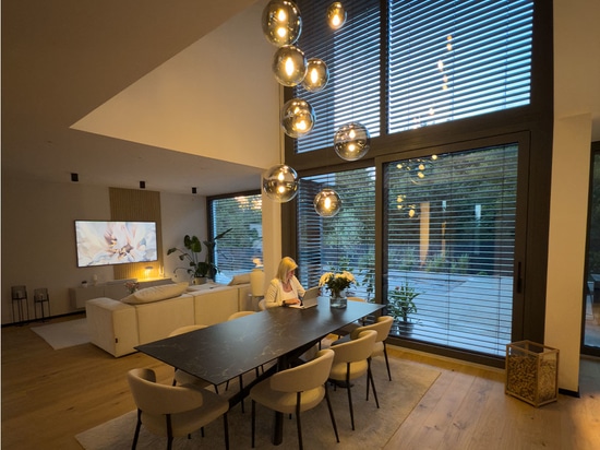 Memorable moments of light with s.luce Orb gallery lights