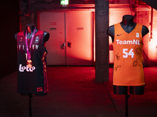 TeamNL and Belgian Cats Jerseys on BINK Torsos