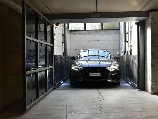 IP1-HMT V07 car lift platform serving the underground hotel garage