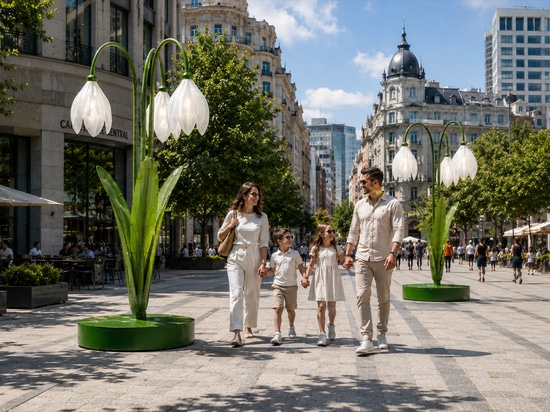 Summer decorations: seasonal installations that transform public spaces