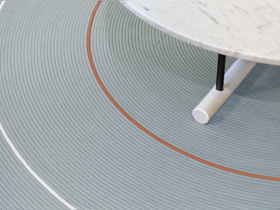 Hula Hoop rug, in color Oceano