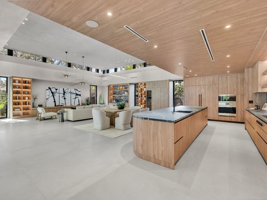 Prima Ecru dresses a villa in Florida