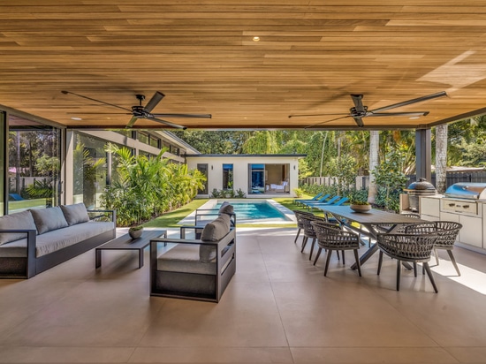 Prima Ecru dresses a villa in Florida