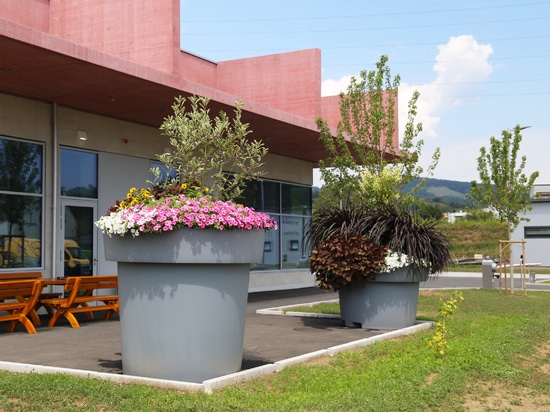 Large urban planters: the Köflach example