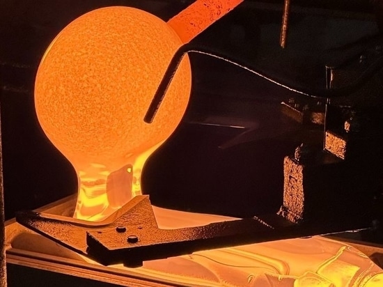 The making of a Glass Roof Tile