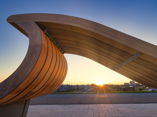 A 10-Metre Custom-Made Bench Blends into the Delfzijl Landscape