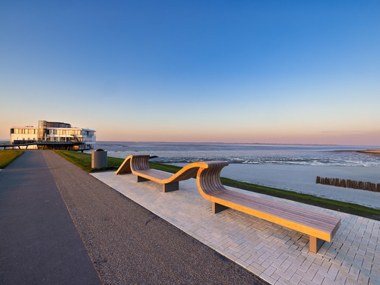 A 10-Metre Custom-Made Bench Blends into the Delfzijl Landscape