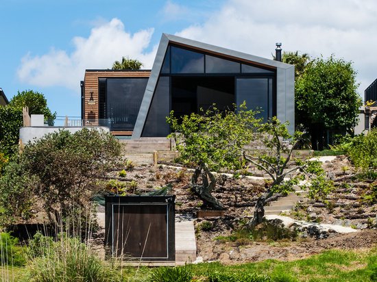 WINSOMERE CRESCENT HOUSE BY DORRINGTON ARCHITECTS & ASSOCIATES