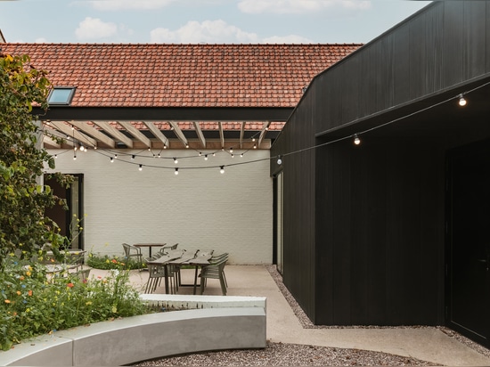 Project: Rohm Architecten, Monrow - Photo Credit: Bert Demasure