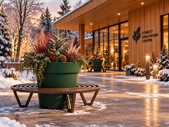 Nature-inspired decorations: bringing wildlife into public spaces